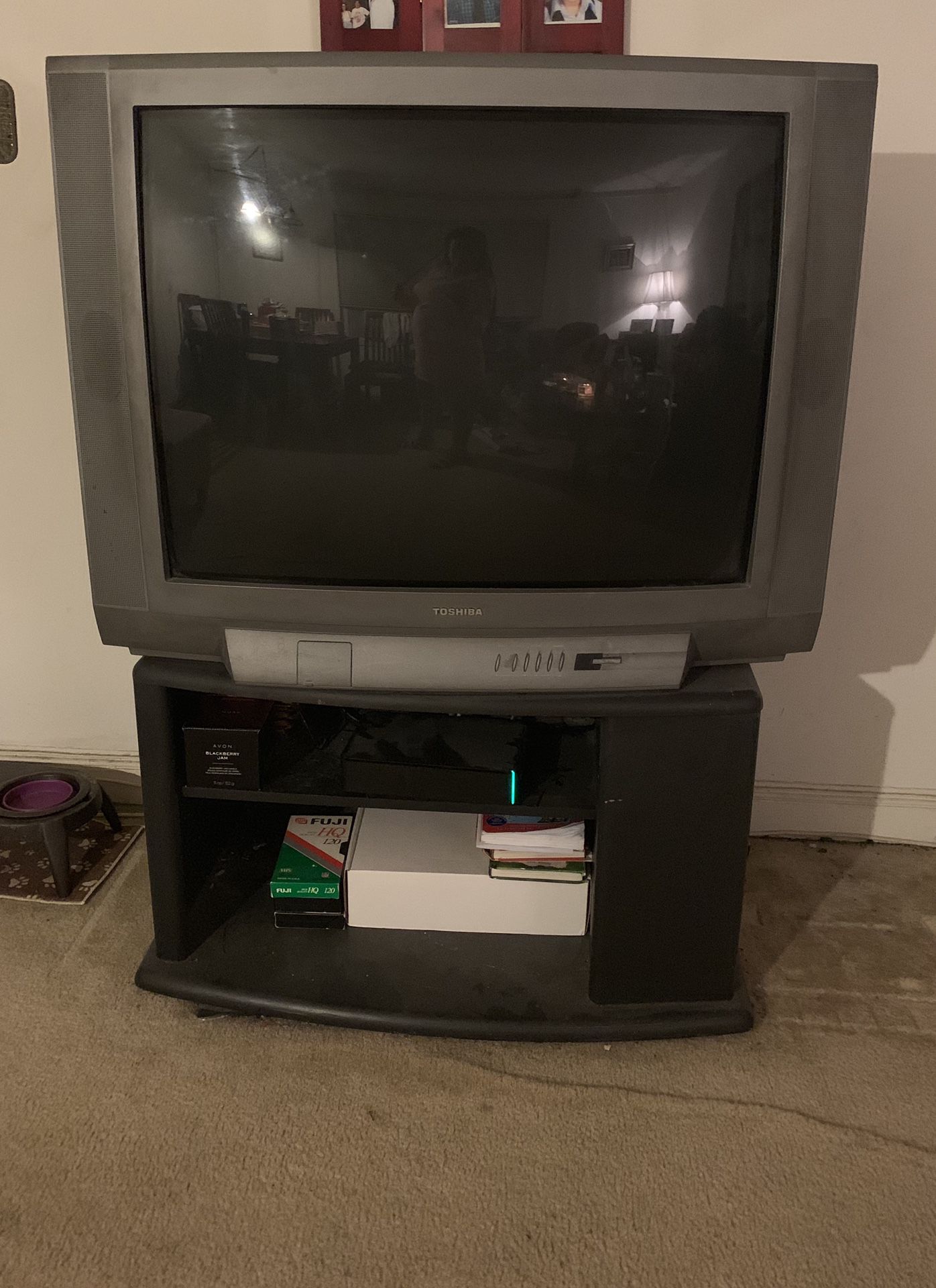 *FREE* TV and Black Stand *FREE*
