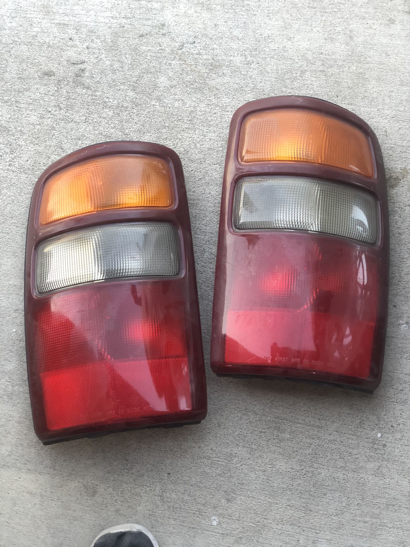 2003 Chevy Suburban tail lights
