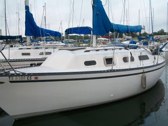 Hunter 27 Sailboat