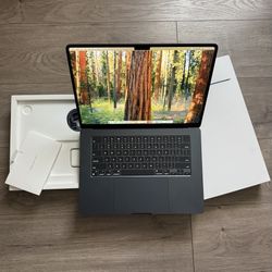 MacBook Air 15" M3 chip 2024
