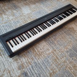 Yamaha P-85 Keyboard