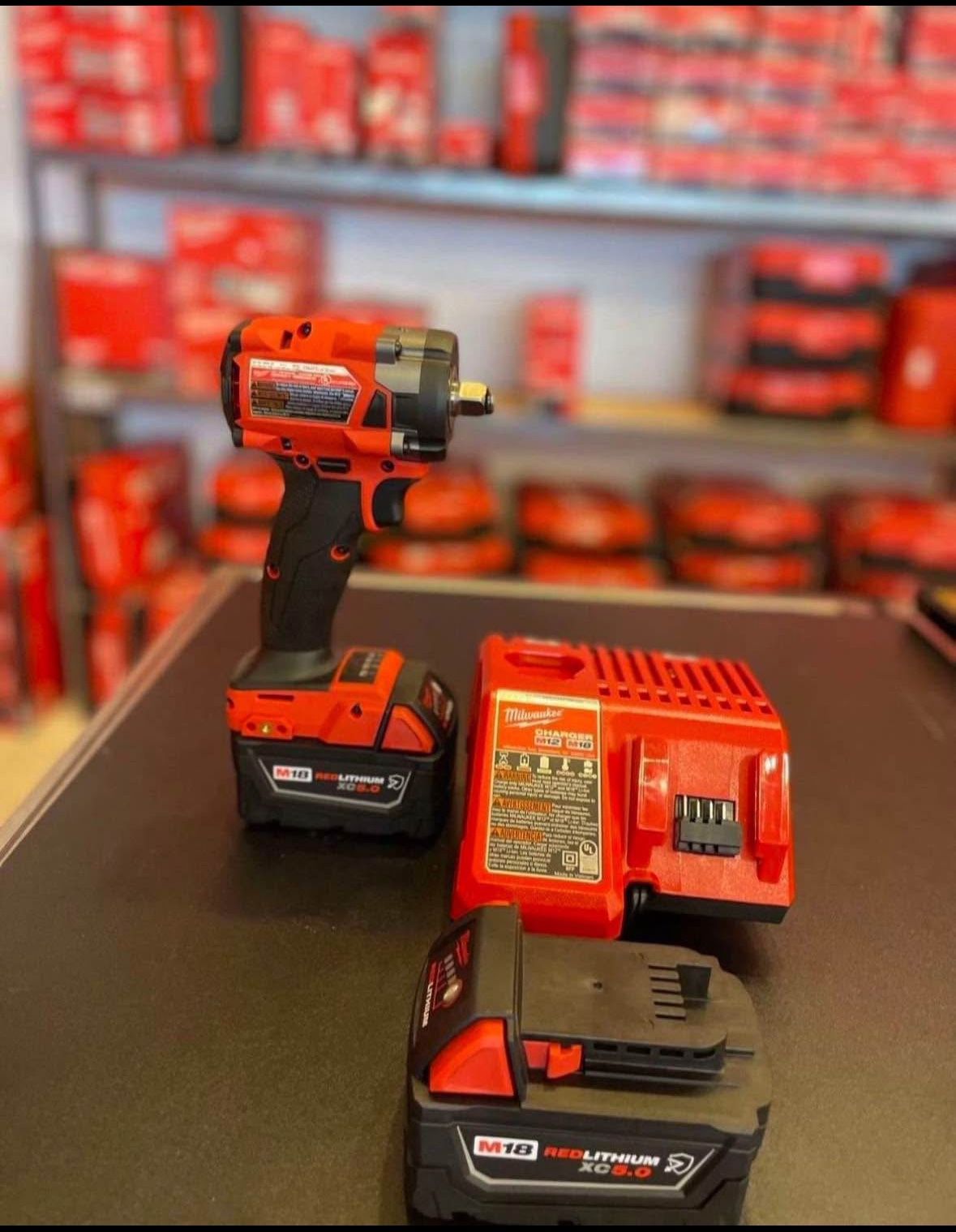 Milwaukee m18 FUEL GEN-3 18V Lithium-Ion Brushless Cordless 1/2 impact 5.0 batteries n charger