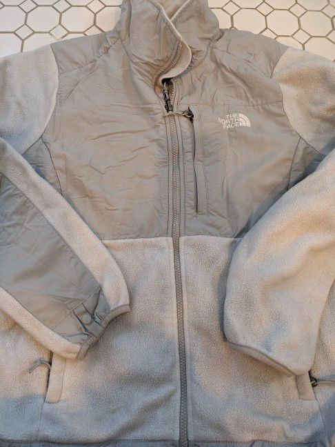 GORGEOUS The North Face GRAY ZIP UP WOMENS MEDIUM THICK JACKET