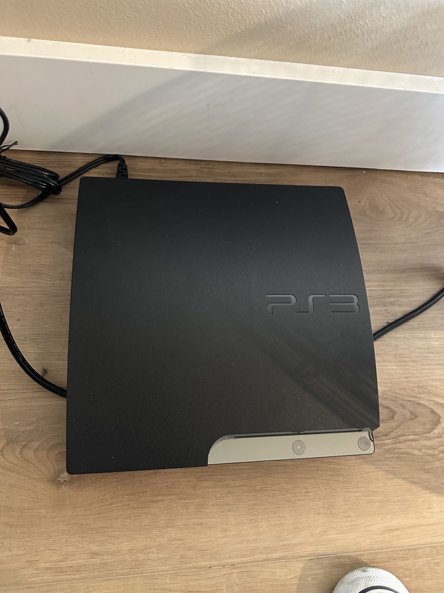 Playstation 3 slim W/ 6 Games And 1 Controller