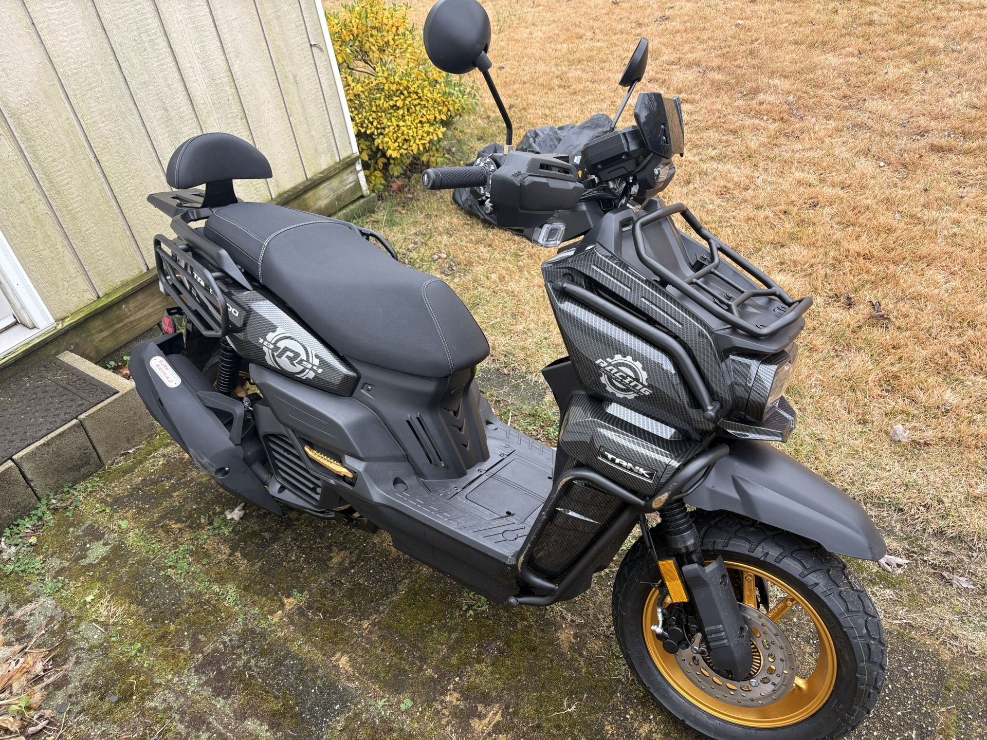 vitacci tank 200cc scooter 