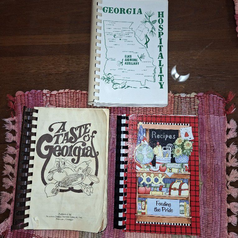 SET OF 3 RETRO GEORGIA COOKBOOKS