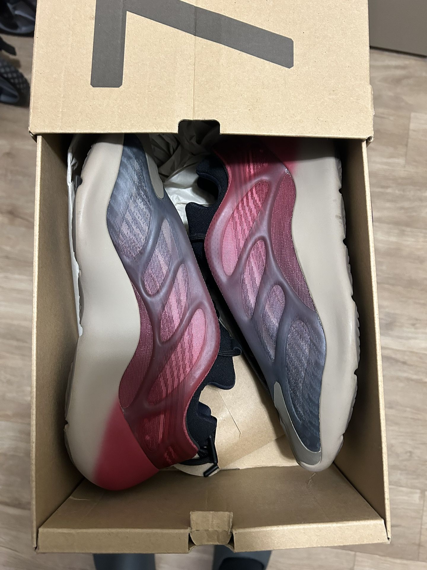 Yeezy 700 V3