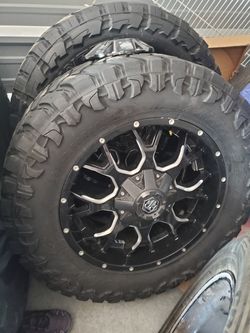 Mayhem truck rims with good tires