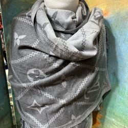 NWT Louis Vuitton gray Bicolor unisex Cashmere long scarf as new never worn