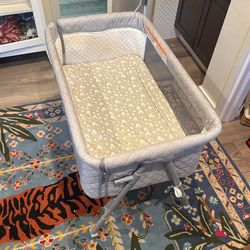 Baby Adjustable Height Bassinet