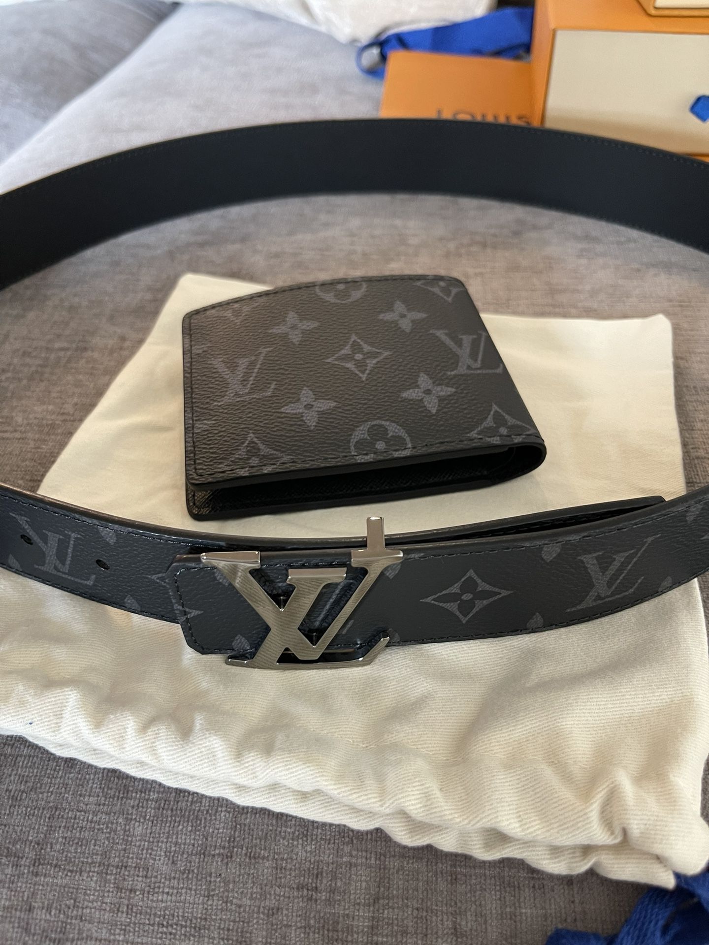 $300  LOUIS VUITTON BELT * COMES WITH RECEIPT for Sale in The