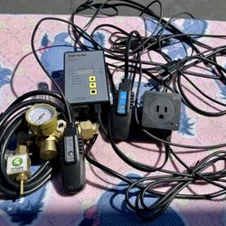 Trolmaster CO2 Controller, EOS 2 Humidity Controller and Titan CO2 Regulator and Extras