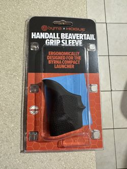 Byrna CL Black Grip, Gas & Pepper & 20 8oz Co2 