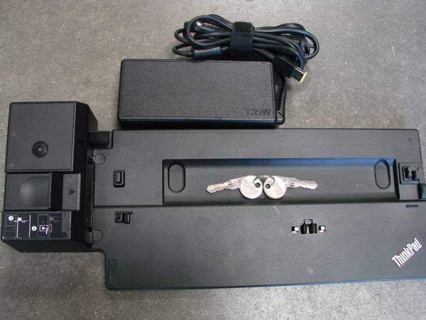 Lenovo ThinkPad ULTRA Docking Station Type 40AJ with 2 Keys + 135W AC Adapter
