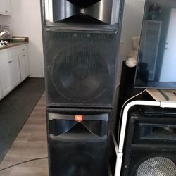 JBL SPEAKERS 15"