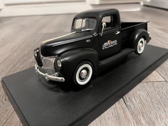 Diecast 1/18 Scale 1940 FORD PICKUP TRUCK MATT BLACK MOTORMAX