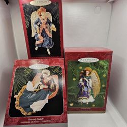 3 New Hallmark Keepsake ANGEL religion Glory Melody Tidings Christmas Set Lot NIB

Brand new, never displayed, original packaging 

Total of 3 ornamen