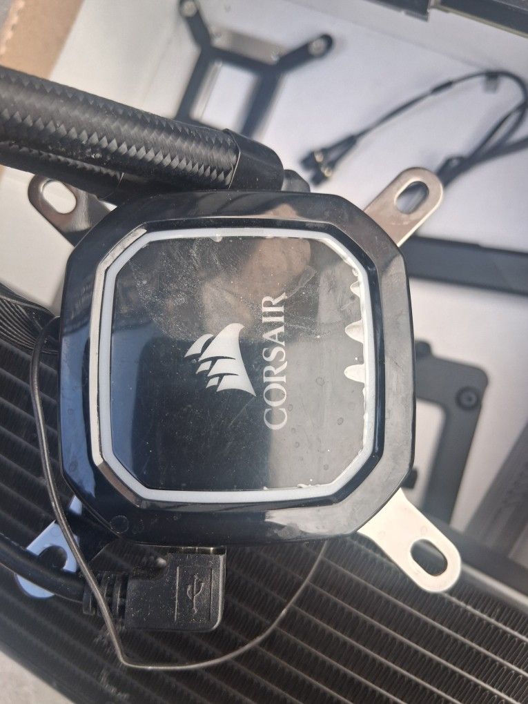 Gygqbyte Core 8 Gane Bosrd With Corsair Water Cooling  Hestsink 