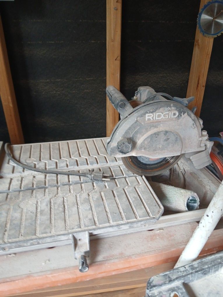 Rigid Wet Tile Saw