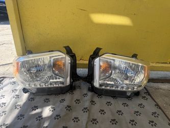 2014-2021 TOYOTA TUNDRA HEADLIGHTS