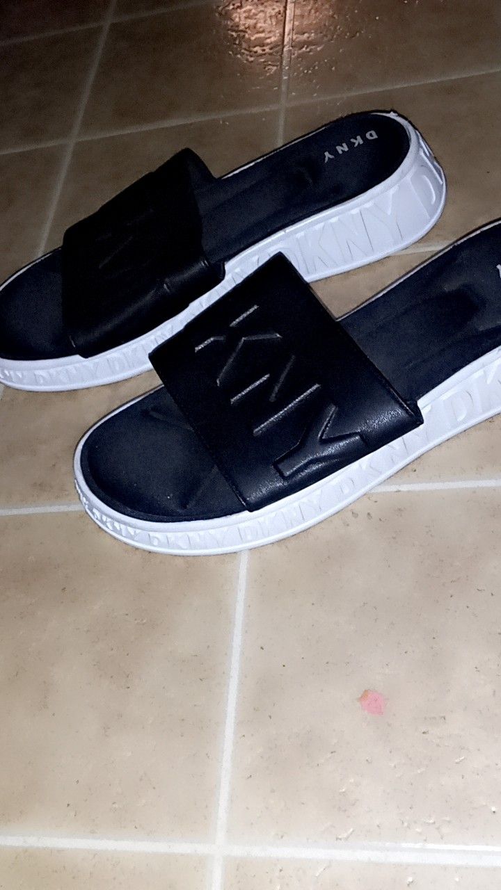 JORDANS & DKYN SANDLES