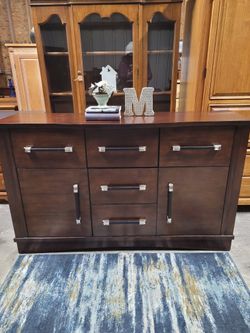 STUNNING DRESSER 