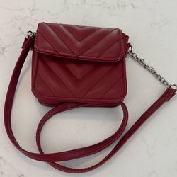 Small  burgundy purse.