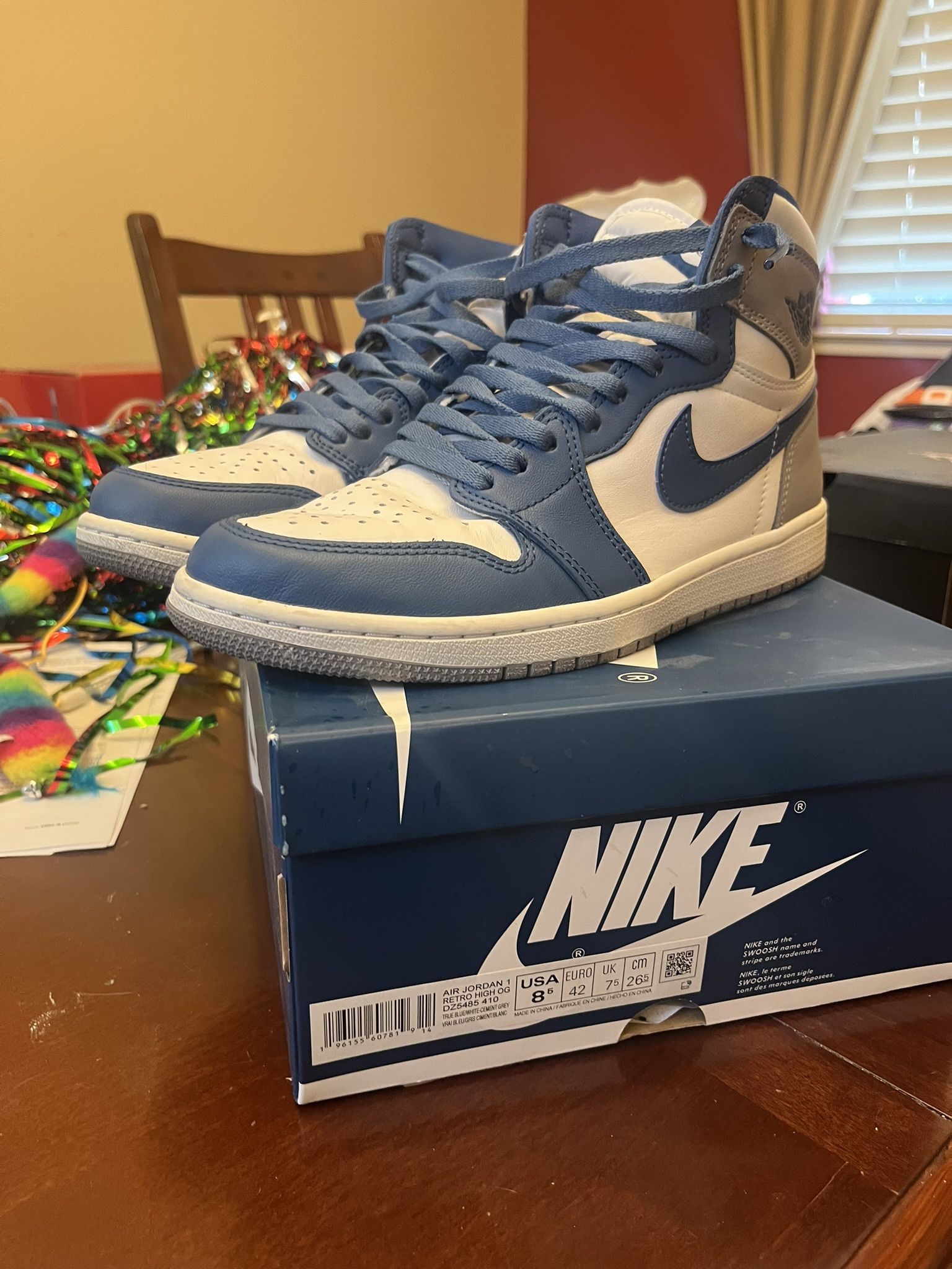 Air Jordan 1 Retro High OG 8.5 