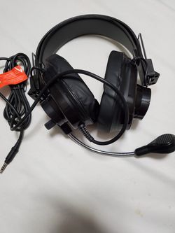 Brand newHeadphones with Mic, $5 each or 5 for $22