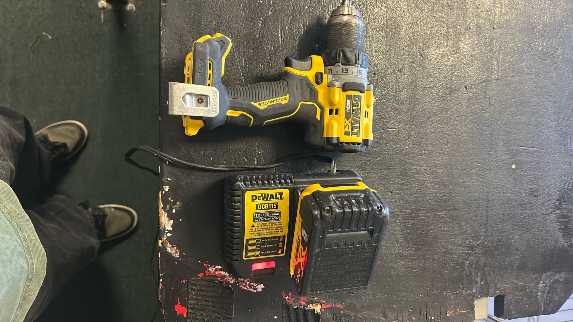Dewalt 20v Max Xr Brushless Cordless Drill Driver And Battery/charger