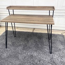 Nice Desk And Chair