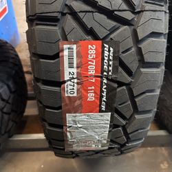 285/70/17 Nitto Ridge Grappler