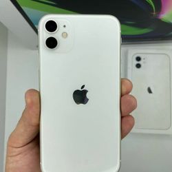 iPhone 11 64GB Unlocked 
