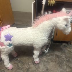 Giant Unicorn 