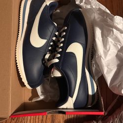 Nike Cortez 6.5 Men Size New 