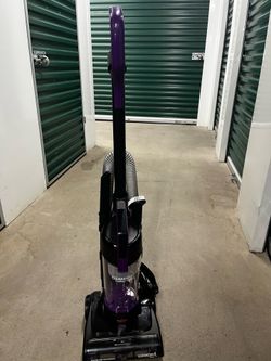Upright vacuum cleaner