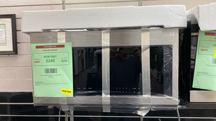 Samsung 2.1 cu. ft. 1000W Fingerprint Resistant Stainless Steel Over-the-Range Microwave