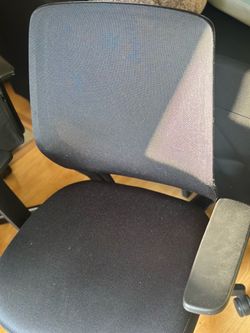 Black Mesh Ergonomic Office Chair with Armrests