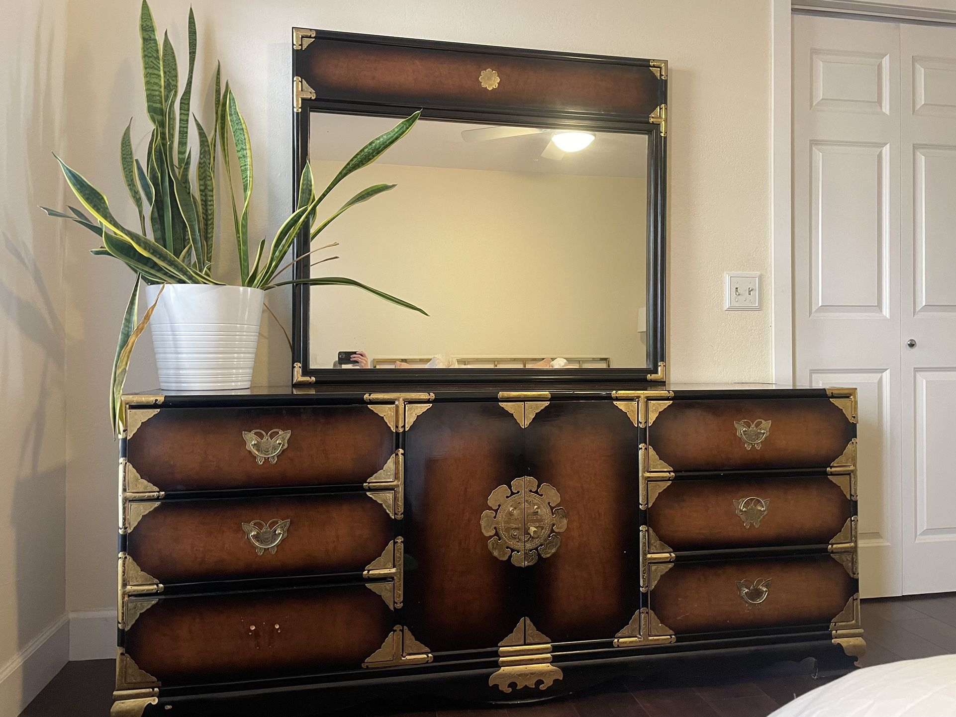 Chinoiserie Asian Inspired Tigerwood Brass Hollywood Regency Vintage  Dresser With Mirror