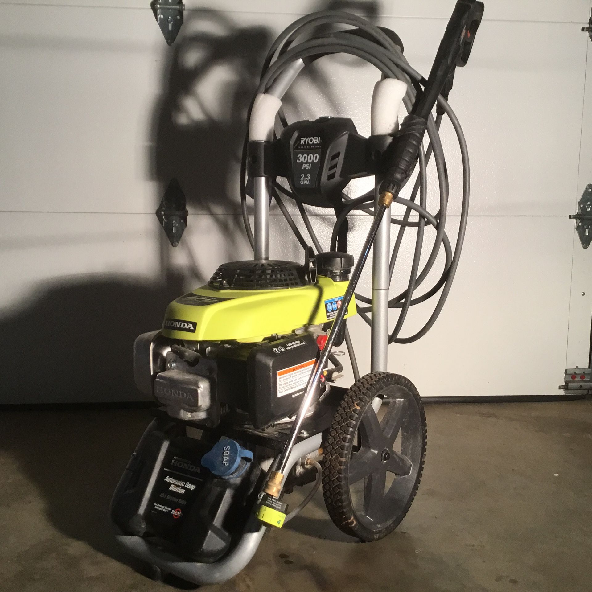 Ryobi RY803001 3000-PSI 2.3-GPM Honda Gas Pressure Washer The RYOBI 3000 PSI 2.3 GPM Gas Pressure Washer is engineered to handle driveways cleaning,