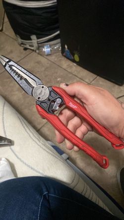 Milwaukee Combination Pliers