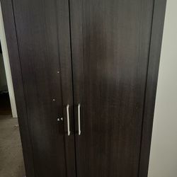 Wardrobe 6FT 