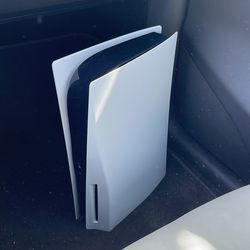 PS5 CONTROLLER INCLUDED