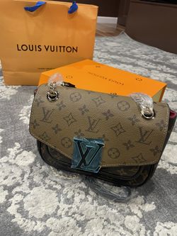 LOUIS VUITTON BAG