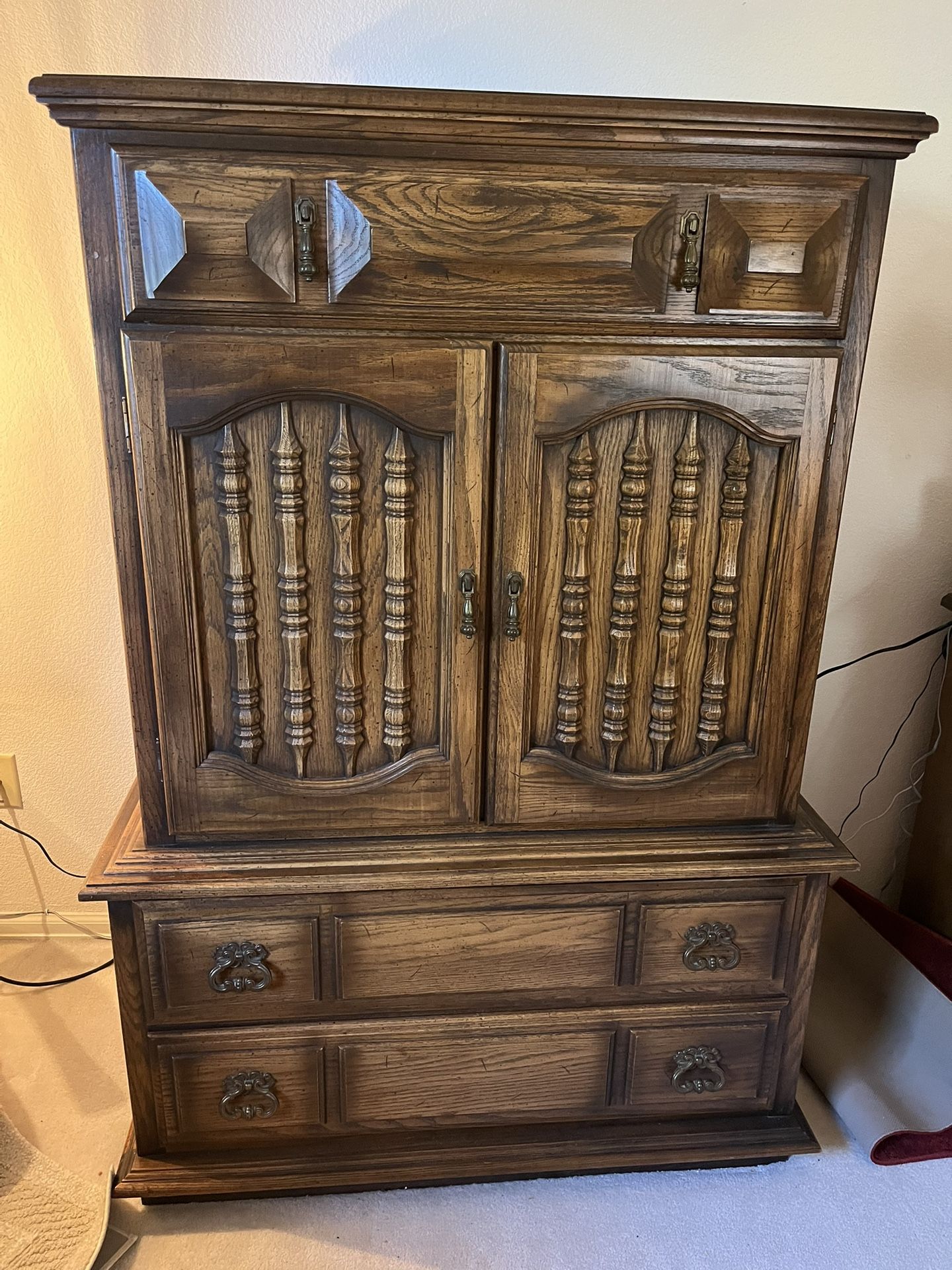 Hutch/Dresser
