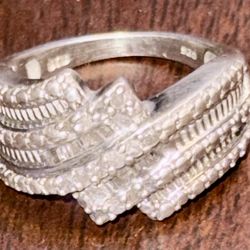 Lady Ring 💍. lab-grown diamond  925 sterling silver Size 7. ***