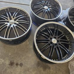 22 Inch Staggered Rims
