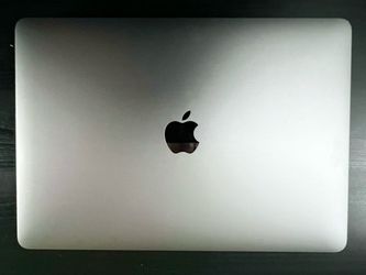 MacBook Pro 13” (M2, 2022) — Space Gray, 256GB