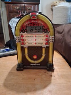 Anttic Radio and Alarm clock