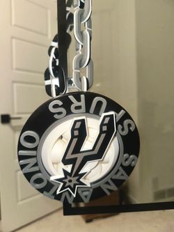Spinning Spurs chain